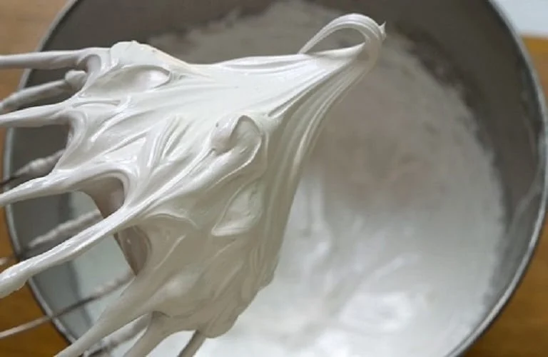 falso chantilly