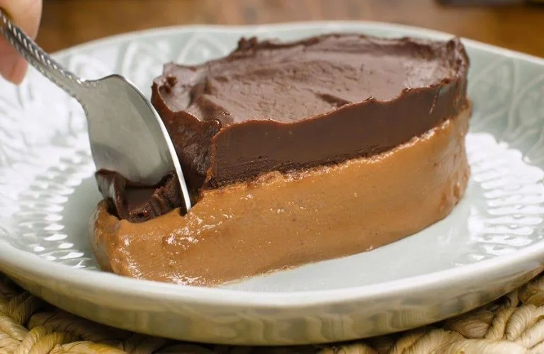 sobremesa gelada de chocolate