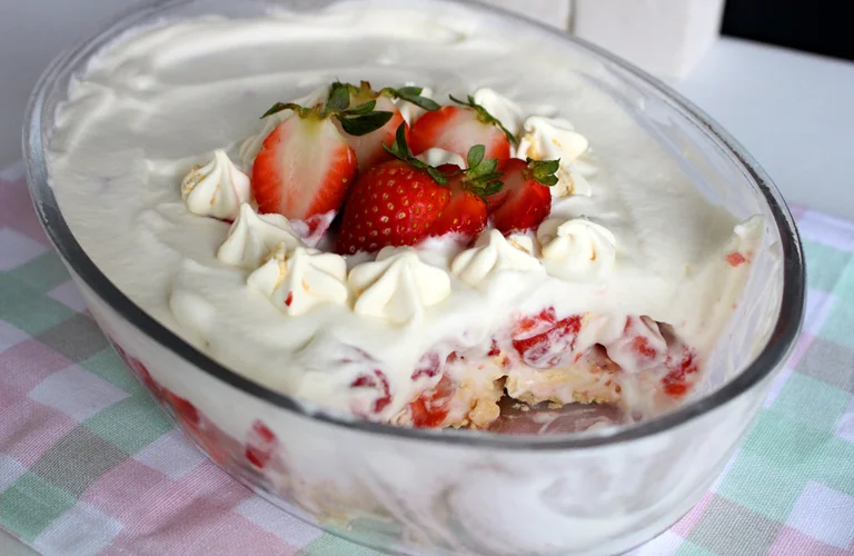 merengue de morango