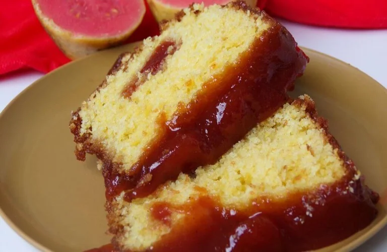 bolo de fuba super fofo com goiabada