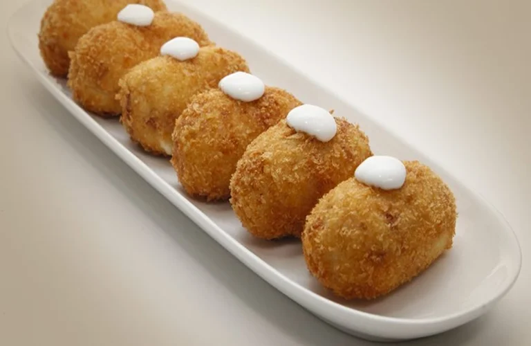 bolinho de bacalhau com cream cheese