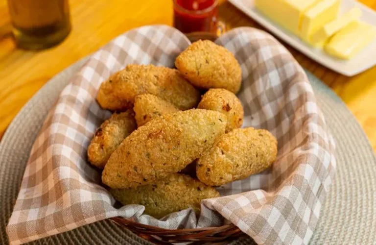 croquete de mandioca com salame maravilhoso