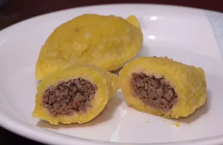 pastel de farinha de milho com polvilho