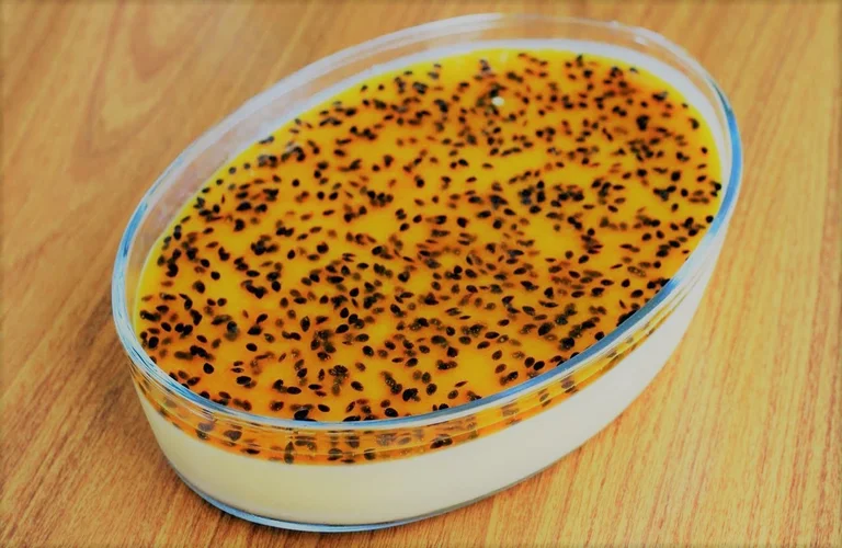 mousse de maracujá na travessa