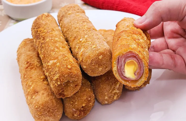 enroladinho de presunto e queijo no palito