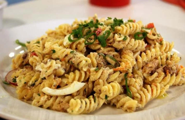 massa com atum prático e delicioso