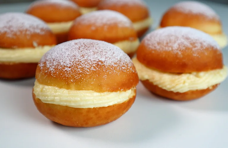 receita de mini sonhos recheados simples e rápido