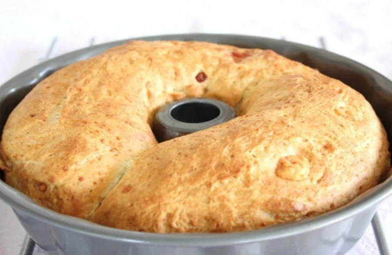 receita de bolo pão de queijo com polvilho azedo simples