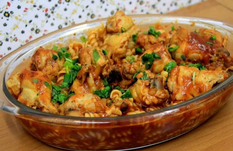 receita de macarrão com frango a passarinho