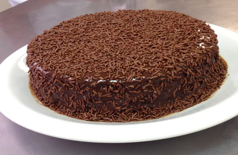 Bolo de aniversário de chocolate